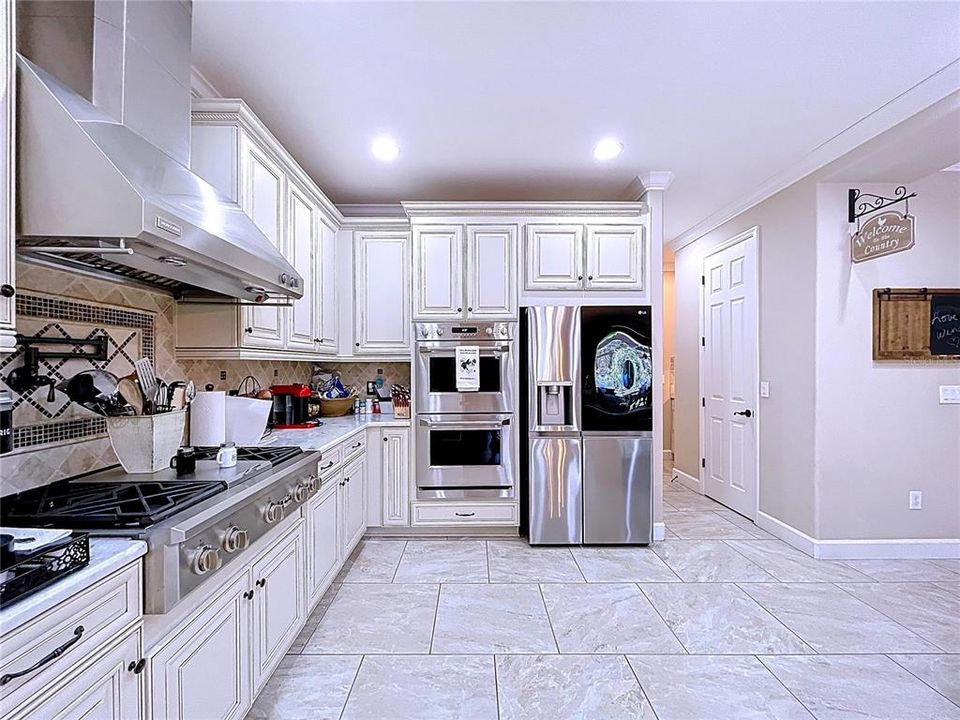 En Venta: $975,000 (4 camas, 3 baños, 3707 Pies cuadrados)