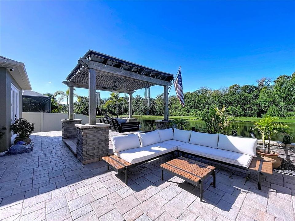 En Venta: $975,000 (4 camas, 3 baños, 3707 Pies cuadrados)