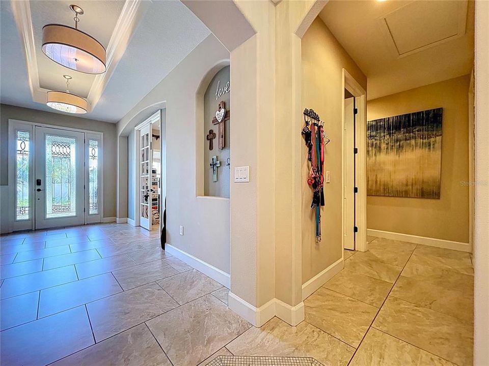 En Venta: $975,000 (4 camas, 3 baños, 3707 Pies cuadrados)