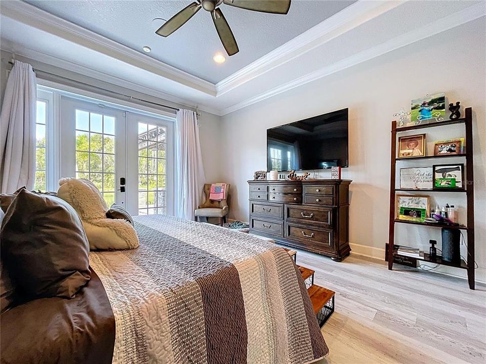 En Venta: $975,000 (4 camas, 3 baños, 3707 Pies cuadrados)