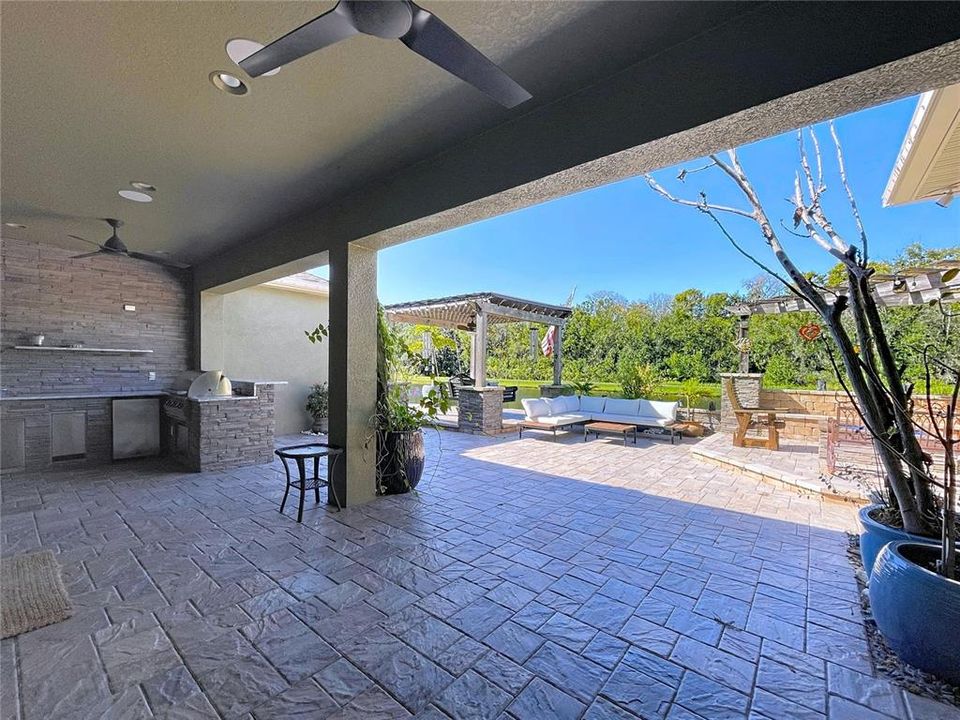 En Venta: $975,000 (4 camas, 3 baños, 3707 Pies cuadrados)