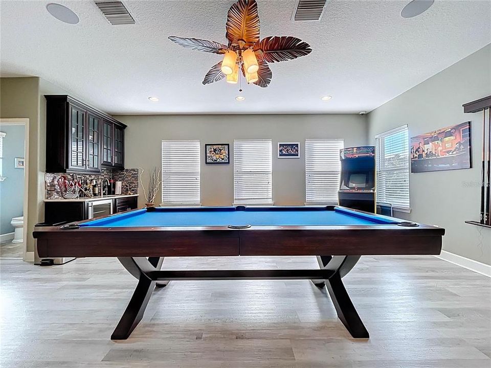 En Venta: $975,000 (4 camas, 3 baños, 3707 Pies cuadrados)