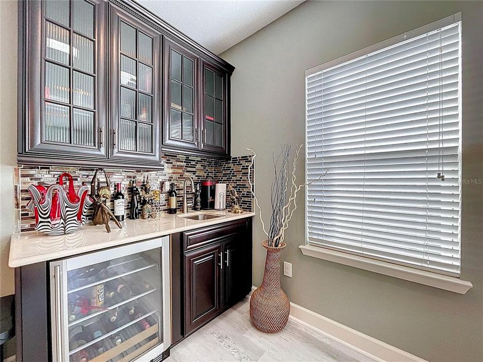 En Venta: $975,000 (4 camas, 3 baños, 3707 Pies cuadrados)