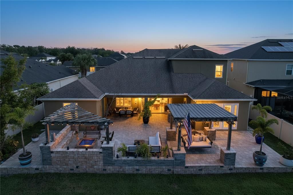 En Venta: $975,000 (4 camas, 3 baños, 3707 Pies cuadrados)