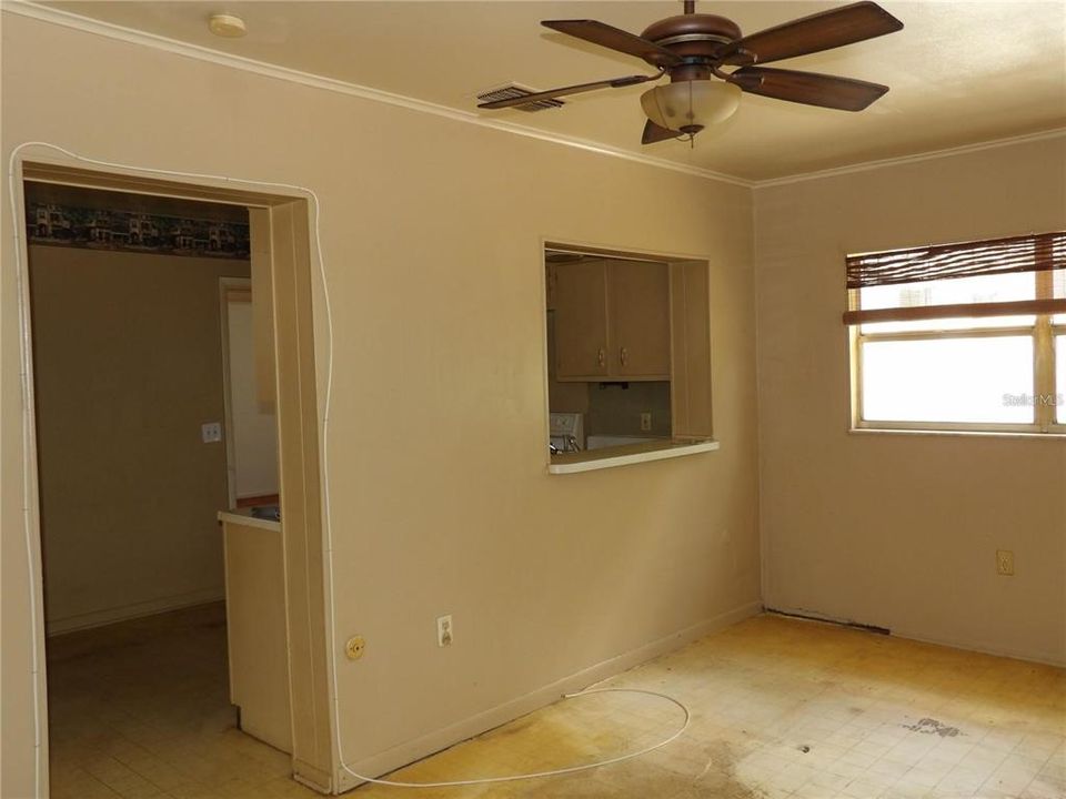 待售: $299,999 (3 贝兹, 2 浴室, 1356 平方英尺)