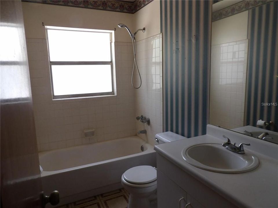 待售: $299,999 (3 贝兹, 2 浴室, 1356 平方英尺)