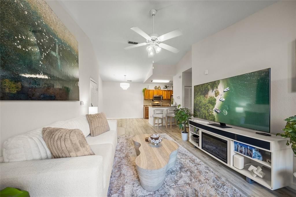 На продажу: $217,500 (1 спален, 1 ванн, 742 Квадратных фут)