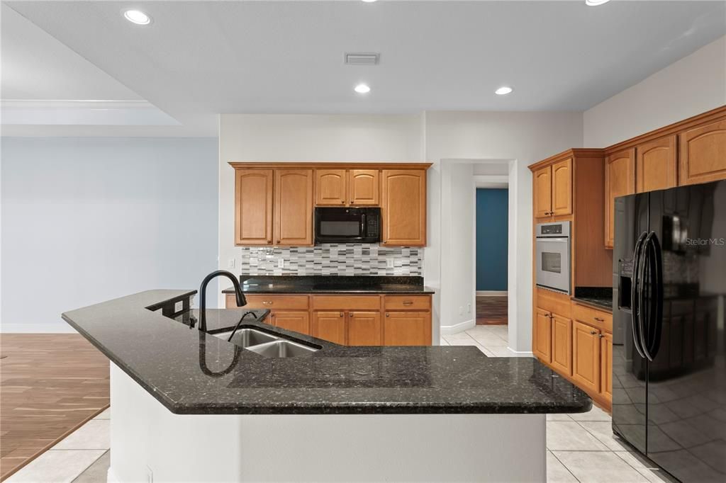 На продажу: $1,150,000 (5 спален, 4 ванн, 3392 Квадратных фут)