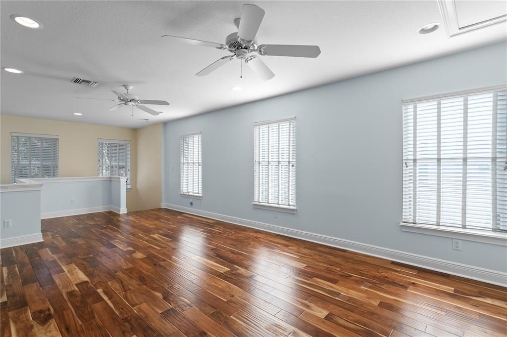 На продажу: $1,150,000 (5 спален, 4 ванн, 3392 Квадратных фут)