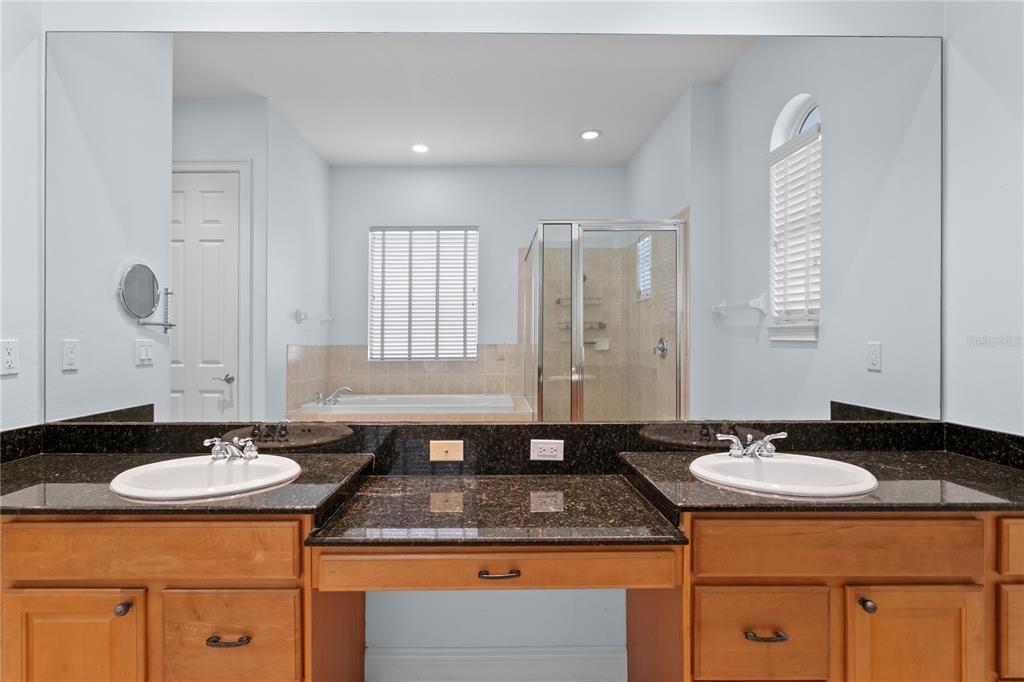 На продажу: $1,150,000 (5 спален, 4 ванн, 3392 Квадратных фут)