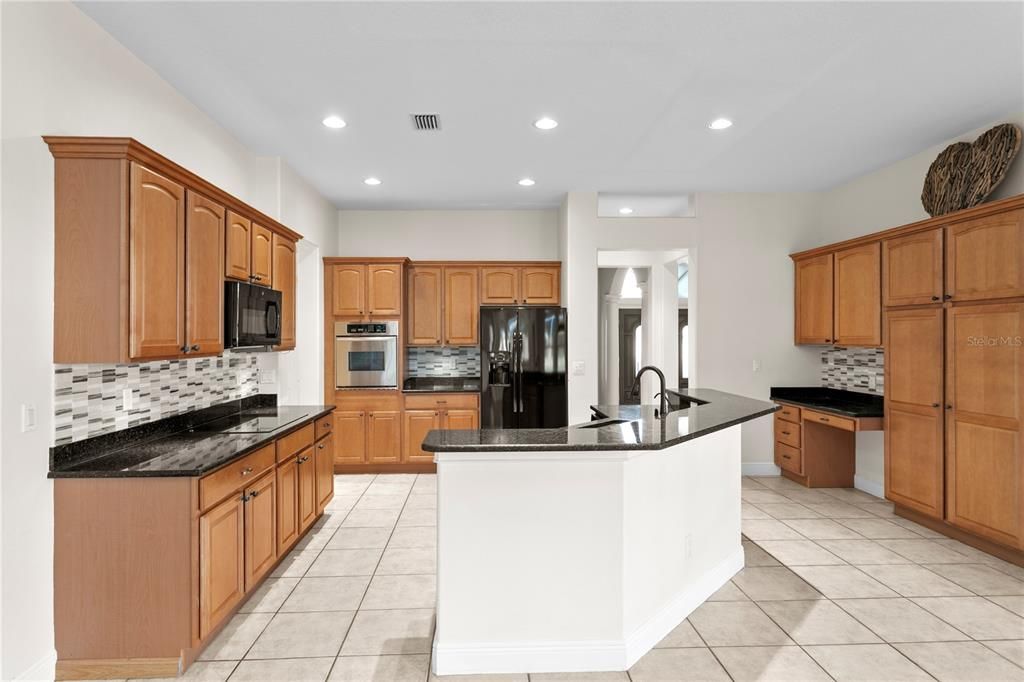 На продажу: $1,150,000 (5 спален, 4 ванн, 3392 Квадратных фут)