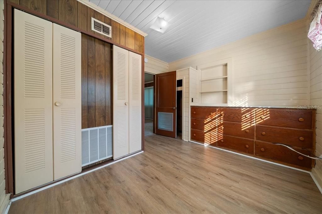 For Sale: $210,000 (3 beds, 2 baths, 1130 Square Feet)