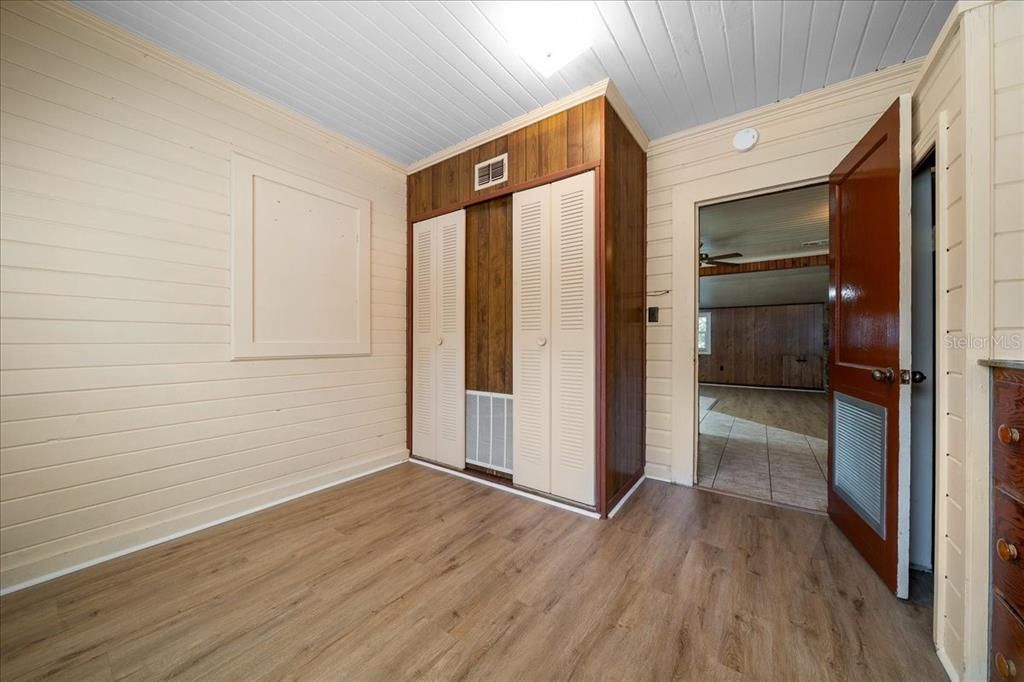 For Sale: $210,000 (3 beds, 2 baths, 1130 Square Feet)