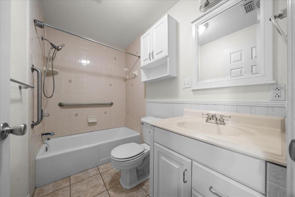 For Sale: $210,000 (3 beds, 2 baths, 1130 Square Feet)