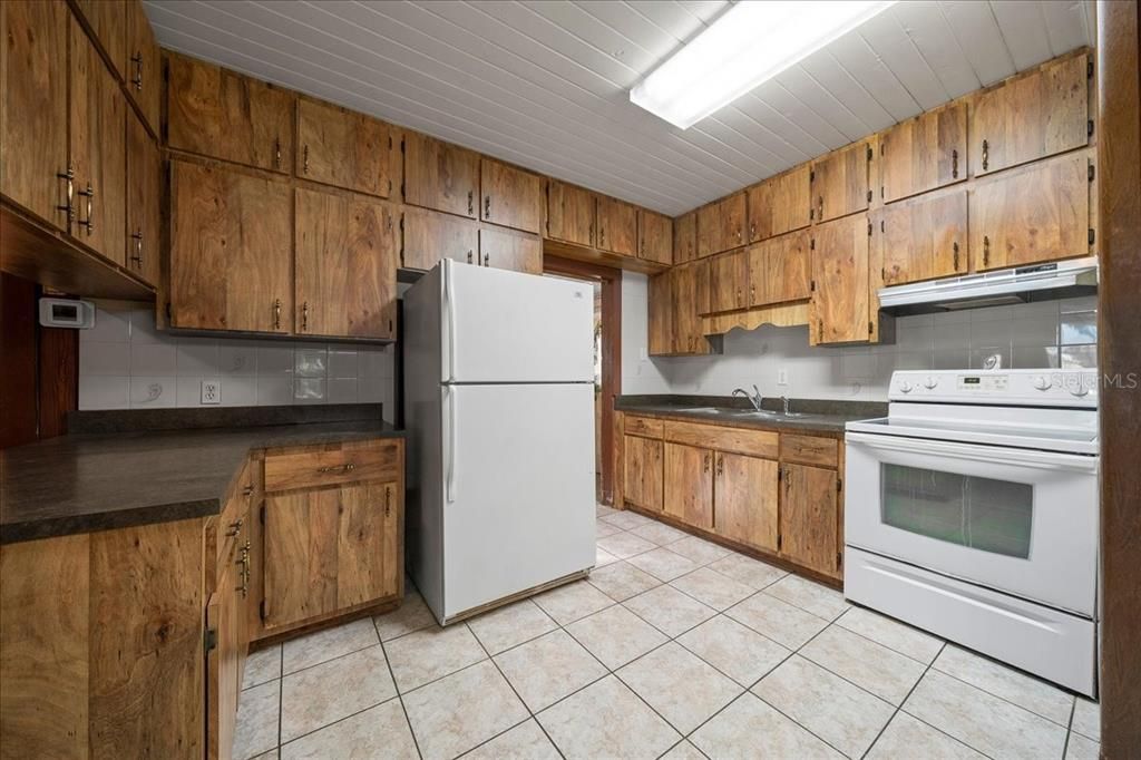 For Sale: $210,000 (3 beds, 2 baths, 1130 Square Feet)