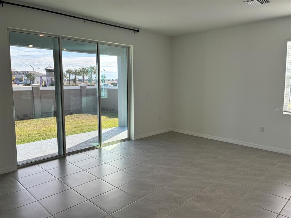 出租: $2,250 (3 贝兹, 2 浴室, 1758 平方英尺)