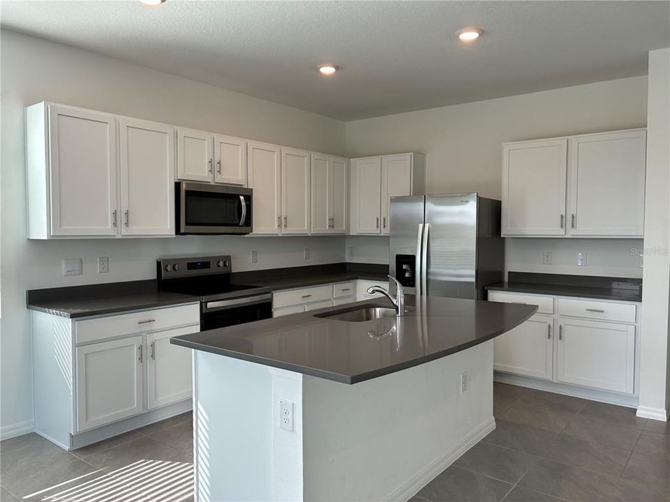 出租: $2,250 (3 贝兹, 2 浴室, 1758 平方英尺)