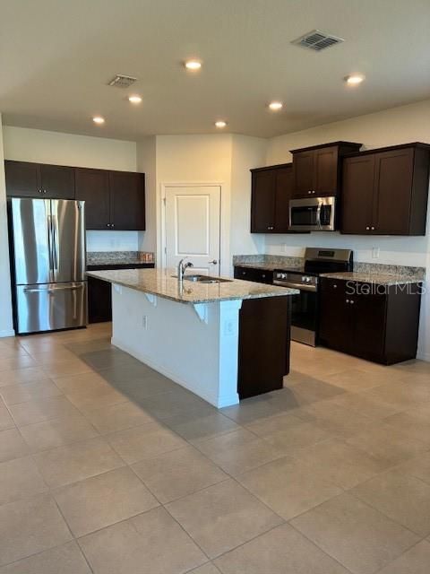 待售: $299,900 (3 贝兹, 2 浴室, 1641 平方英尺)