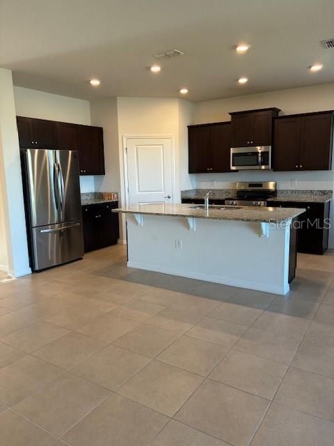 待售: $299,900 (3 贝兹, 2 浴室, 1641 平方英尺)