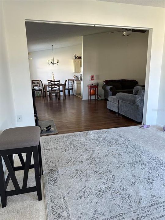 待售: $170,000 (3 贝兹, 2 浴室, 1272 平方英尺)