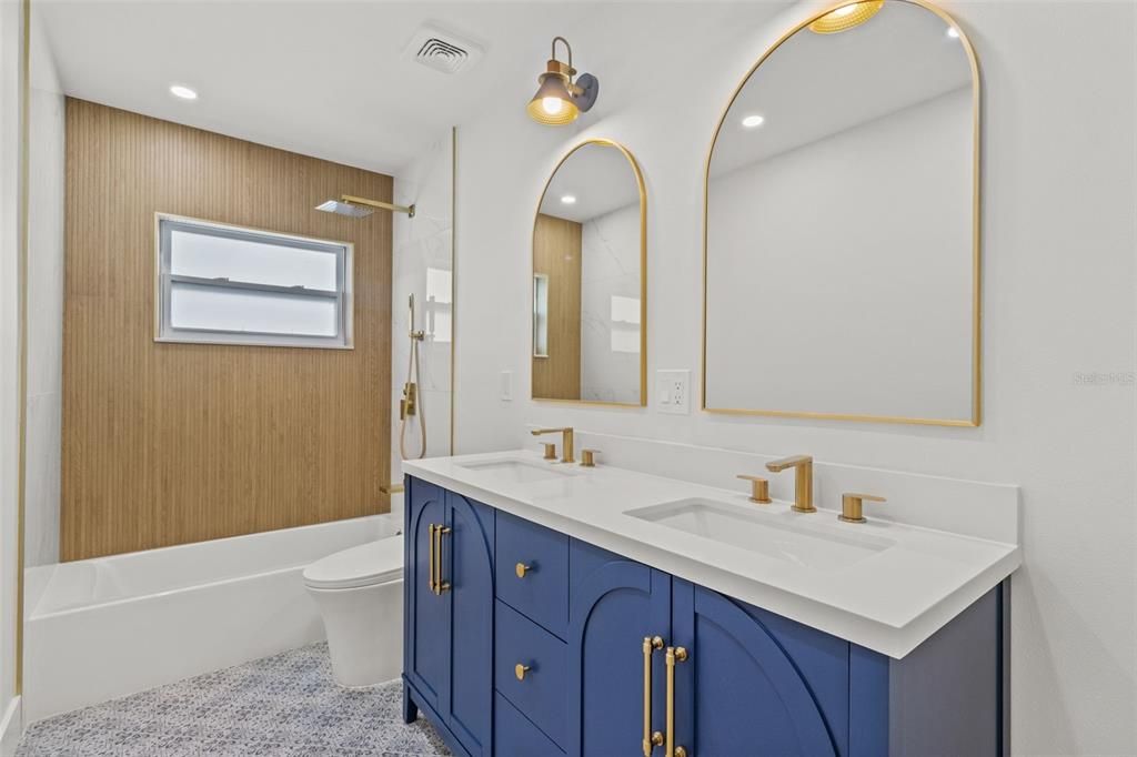 待售: $475,000 (4 贝兹, 2 浴室, 1602 平方英尺)