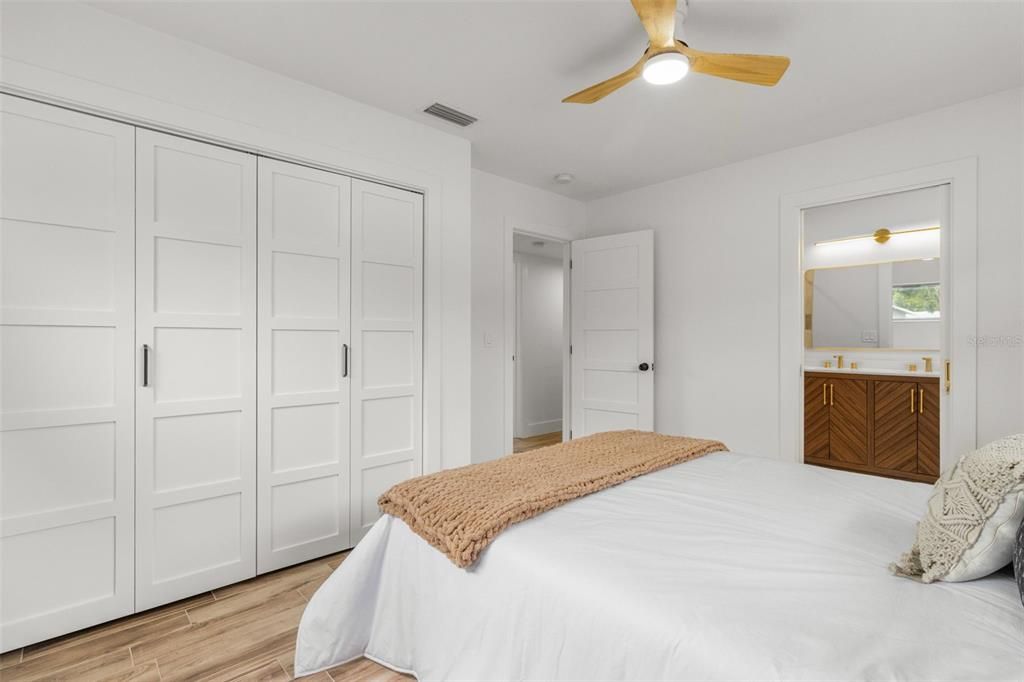 待售: $475,000 (4 贝兹, 2 浴室, 1602 平方英尺)