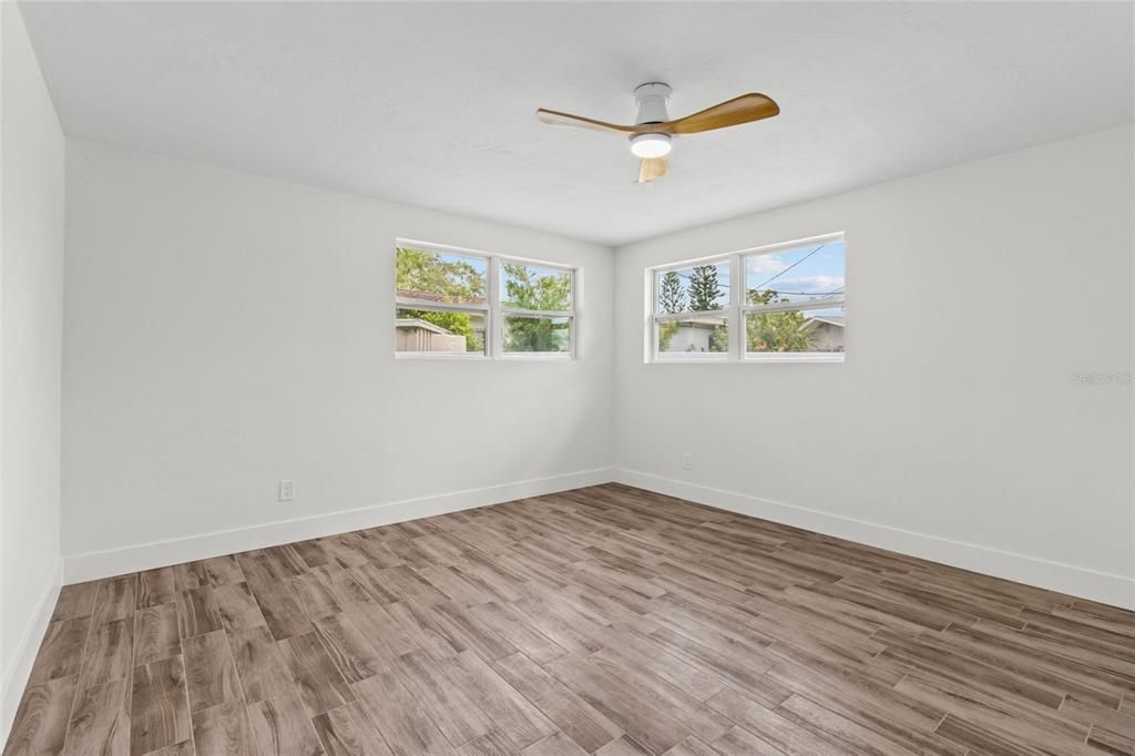 待售: $475,000 (4 贝兹, 2 浴室, 1602 平方英尺)