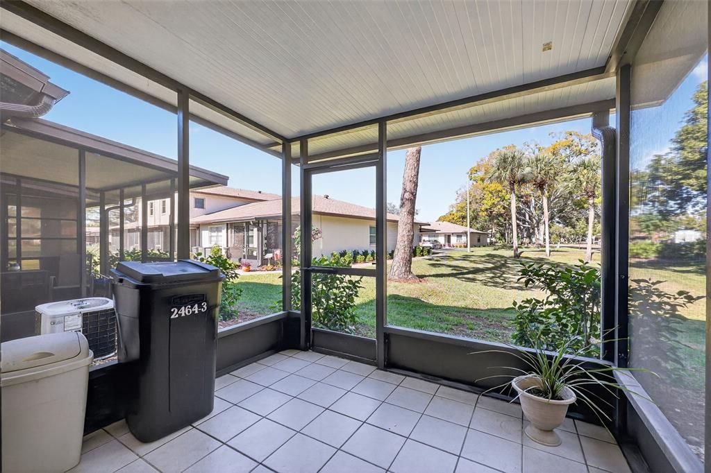 For Sale: $209,900 (2 beds, 1 baths, 1063 Square Feet)