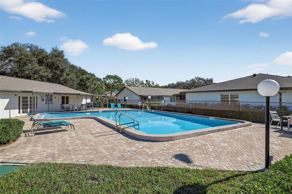 For Sale: $209,900 (2 beds, 1 baths, 1063 Square Feet)