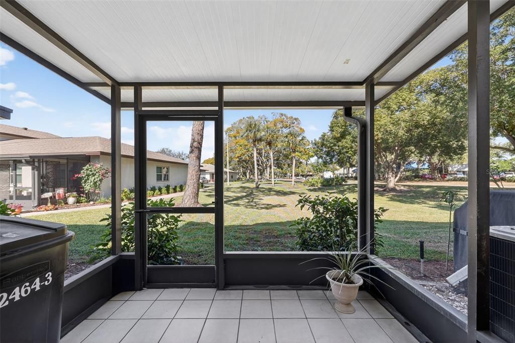 For Sale: $209,900 (2 beds, 1 baths, 1063 Square Feet)