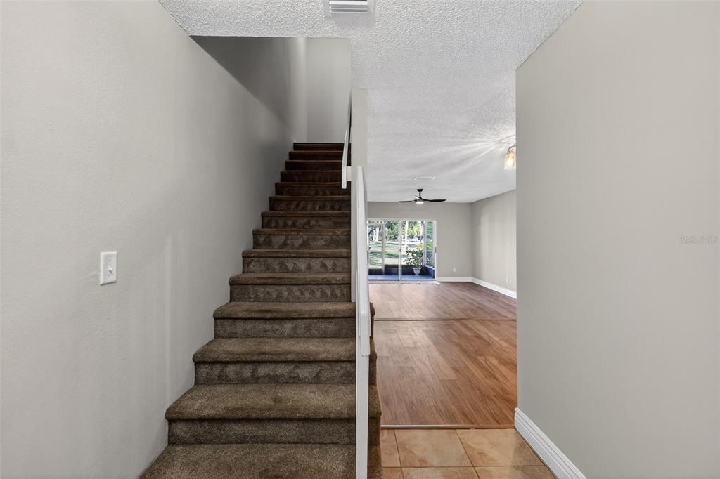 For Sale: $209,900 (2 beds, 1 baths, 1063 Square Feet)