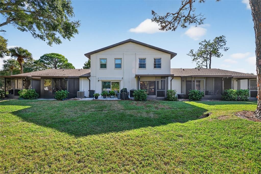 For Sale: $209,900 (2 beds, 1 baths, 1063 Square Feet)