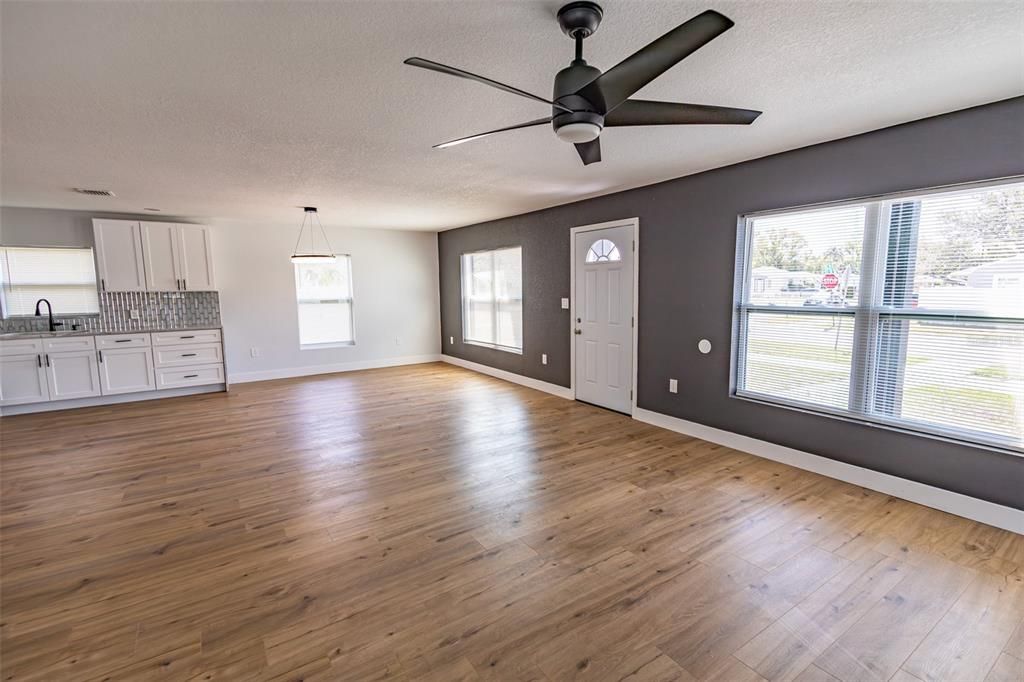 待售: $608,160 (4 贝兹, 3 浴室, 2172 平方英尺)