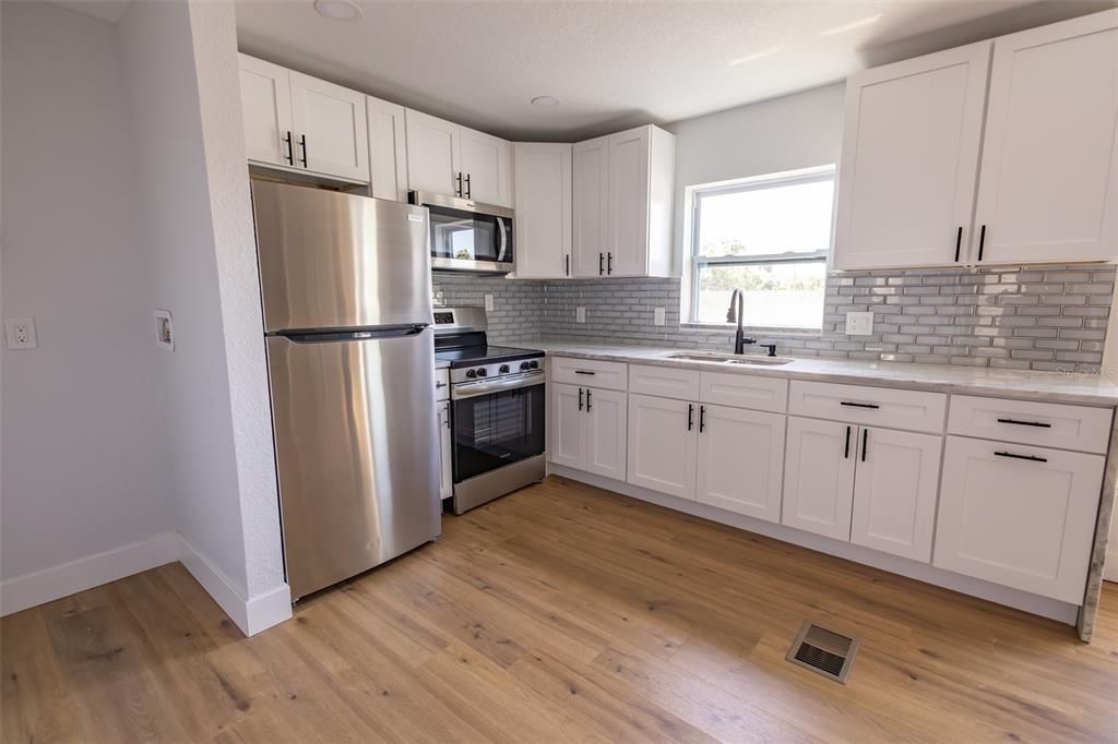 待售: $608,160 (4 贝兹, 3 浴室, 2172 平方英尺)