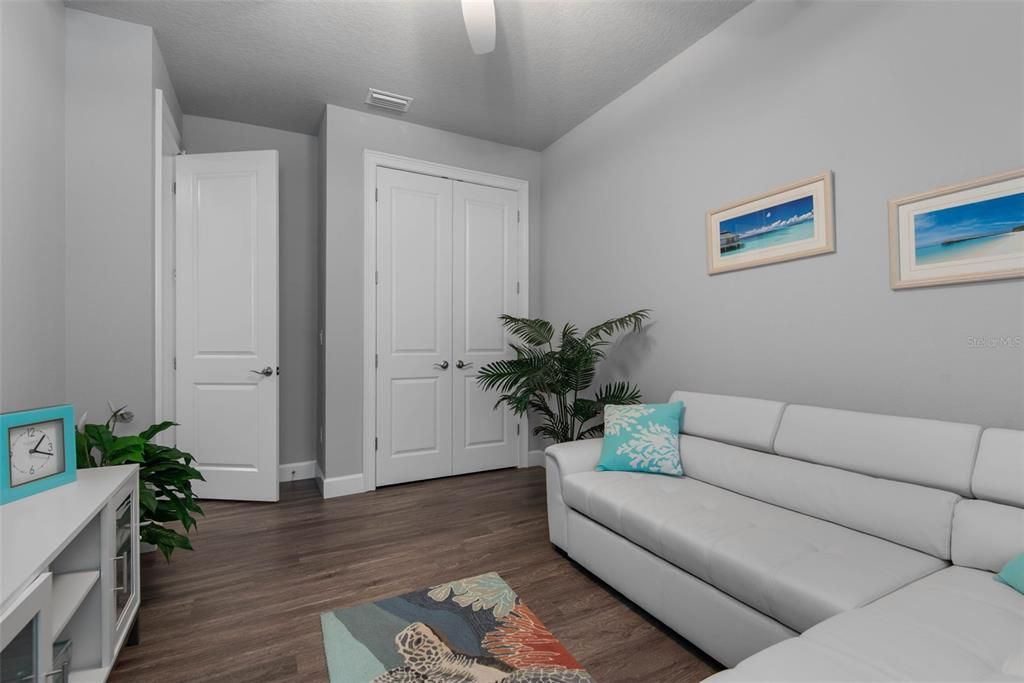 待售: $550,000 (3 贝兹, 2 浴室, 1991 平方英尺)