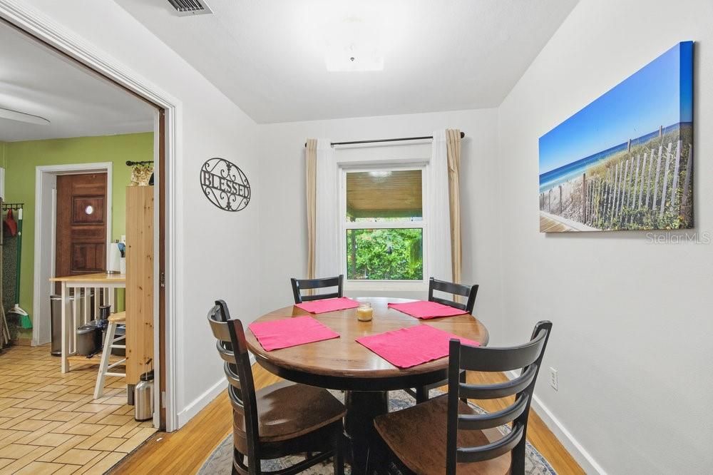 En Venta: $235,000 (2 camas, 2 baños, 1403 Pies cuadrados)