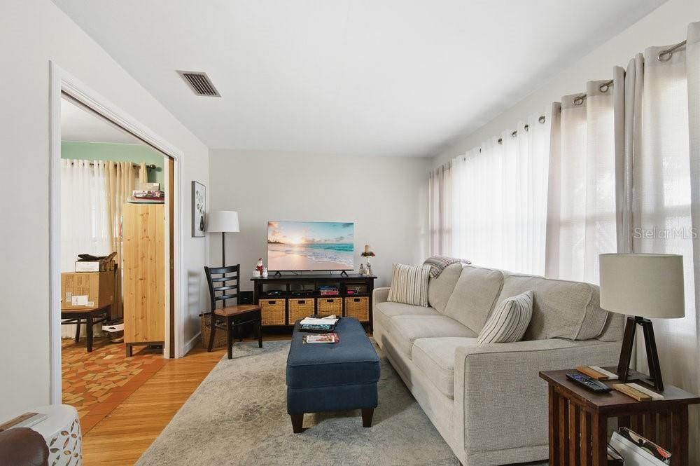 En Venta: $235,000 (2 camas, 2 baños, 1403 Pies cuadrados)