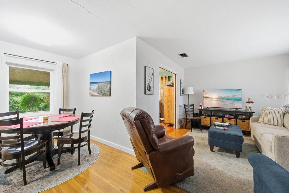 En Venta: $235,000 (2 camas, 2 baños, 1403 Pies cuadrados)