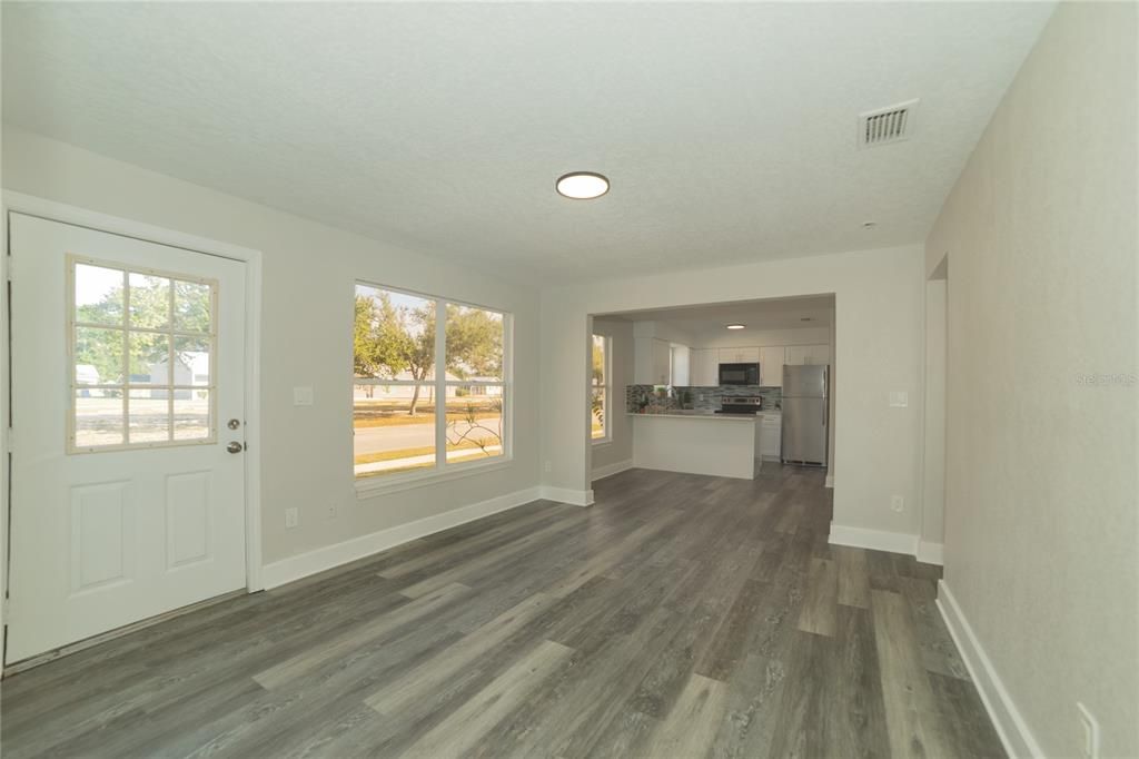 En Venta: $275,000 (2 camas, 1 baños, 905 Pies cuadrados)