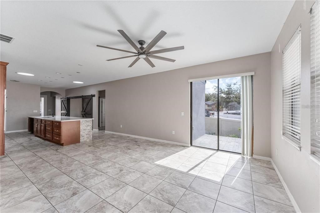 На продажу: $300,000 (3 спален, 2 ванн, 1881 Квадратных фут)