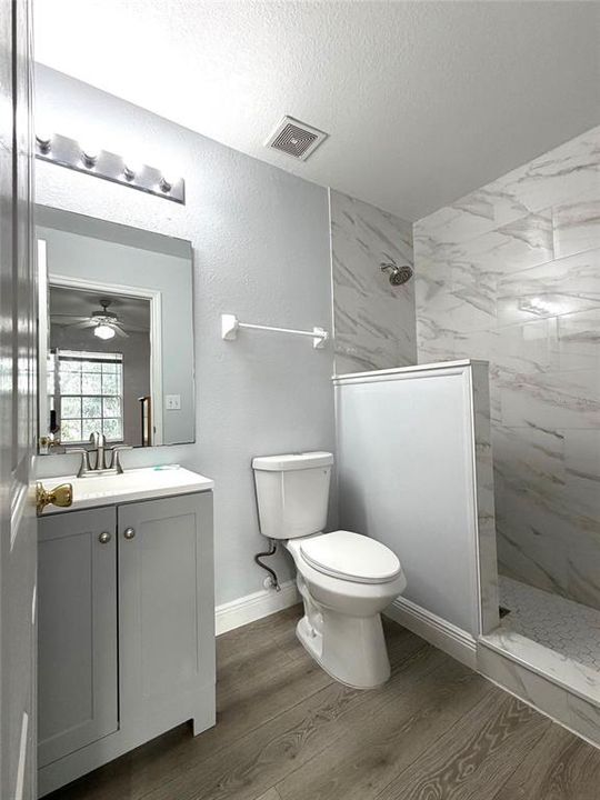 出租: $1,790 (2 贝兹, 2 浴室, 1120 平方英尺)