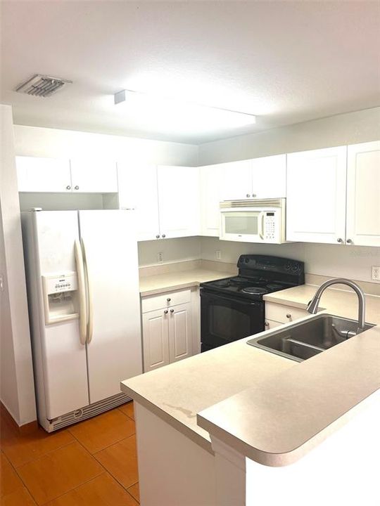 出租: $1,790 (2 贝兹, 2 浴室, 1120 平方英尺)