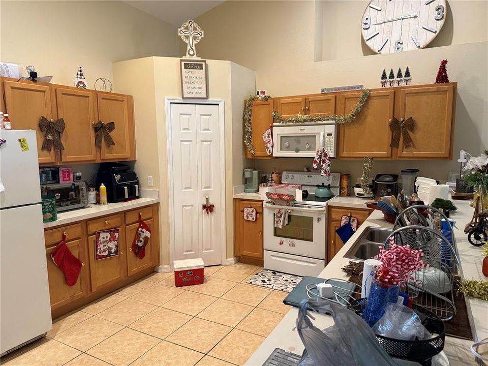 For Sale: $295,000 (3 beds, 2 baths, 1825 Square Feet)