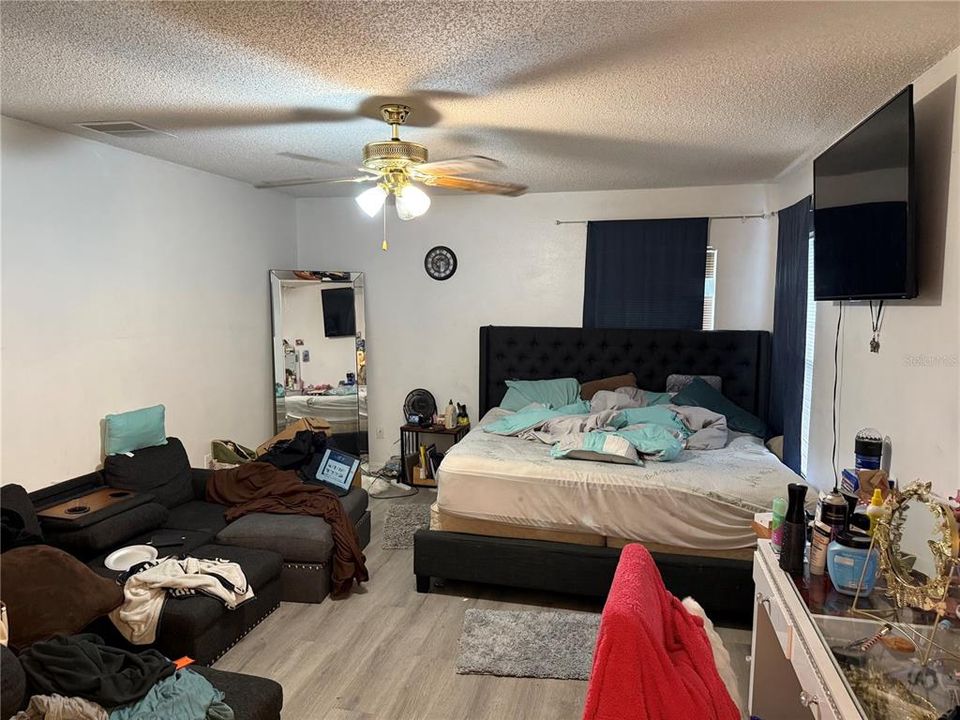 For Sale: $295,000 (3 beds, 2 baths, 1825 Square Feet)