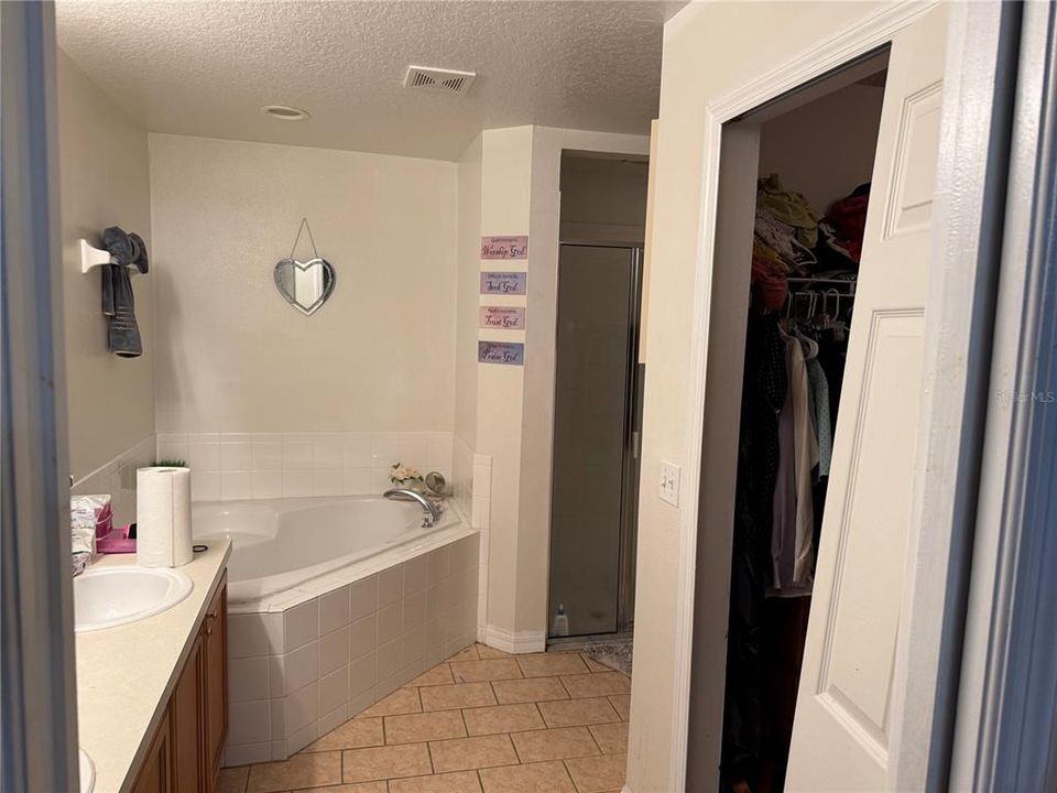 For Sale: $295,000 (3 beds, 2 baths, 1825 Square Feet)