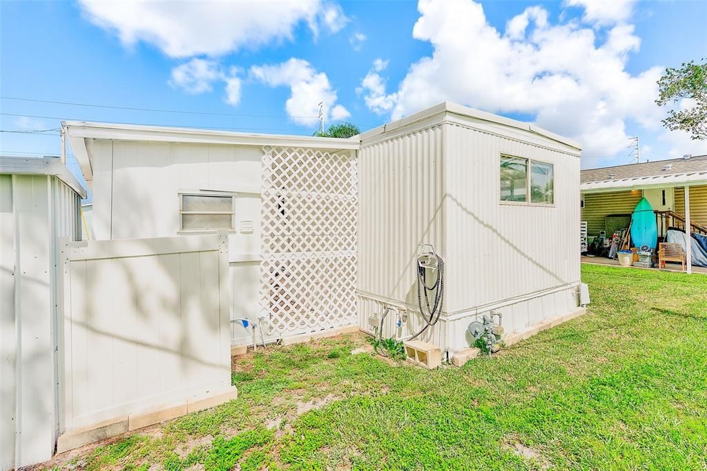 For Sale: $139,900 (3 beds, 2 baths, 720 Square Feet)