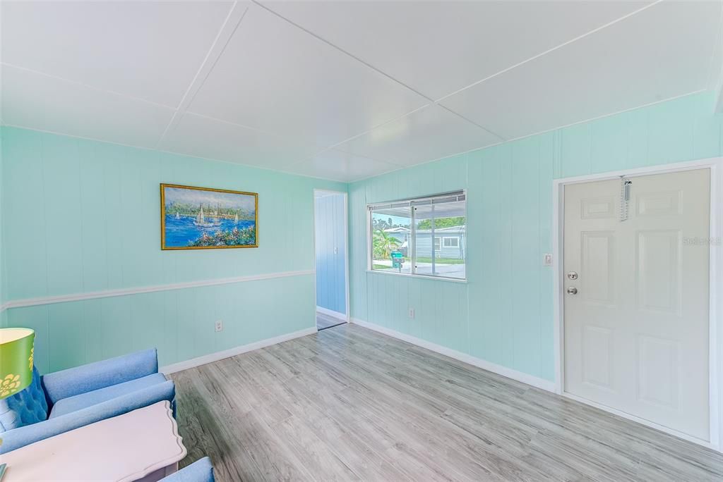 For Sale: $139,900 (3 beds, 2 baths, 720 Square Feet)