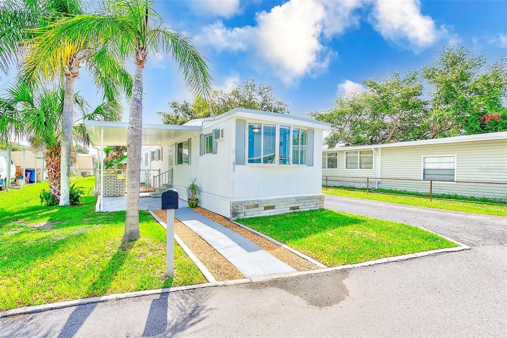 For Sale: $139,900 (3 beds, 2 baths, 720 Square Feet)