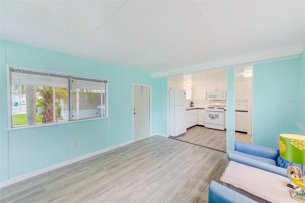 For Sale: $139,900 (3 beds, 2 baths, 720 Square Feet)