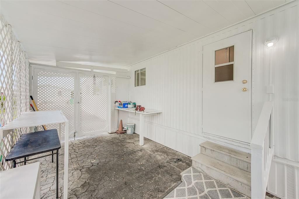 For Sale: $139,900 (3 beds, 2 baths, 720 Square Feet)